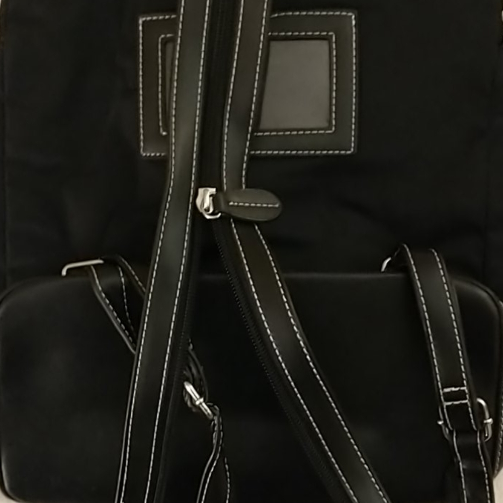 Small Backpack - Picture 4 of 9